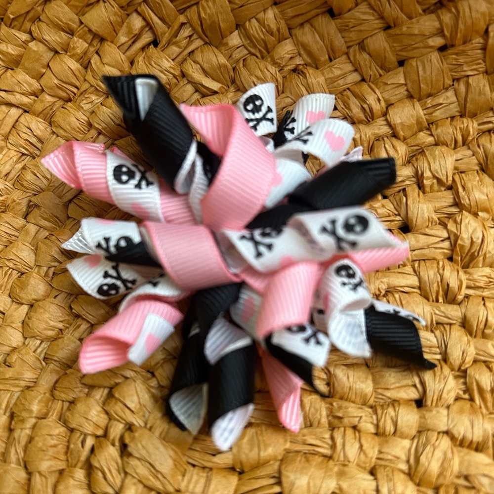 Pink, black, white skull Halloween hair korker bow clip, boutique NEW